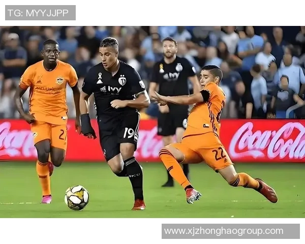 休斯顿迪纳摩迎战洛杉矶直插争夺美职联季后赛宝贵积分